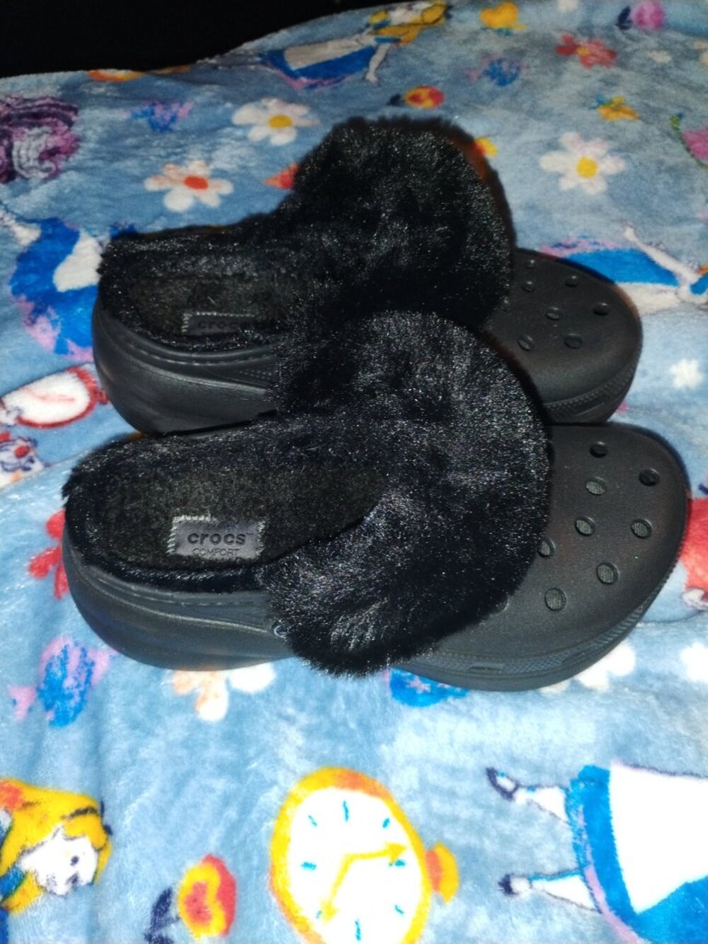Crocs Classic Fuzzy Lined Platform Clog - Women's - Picture 6 of 7